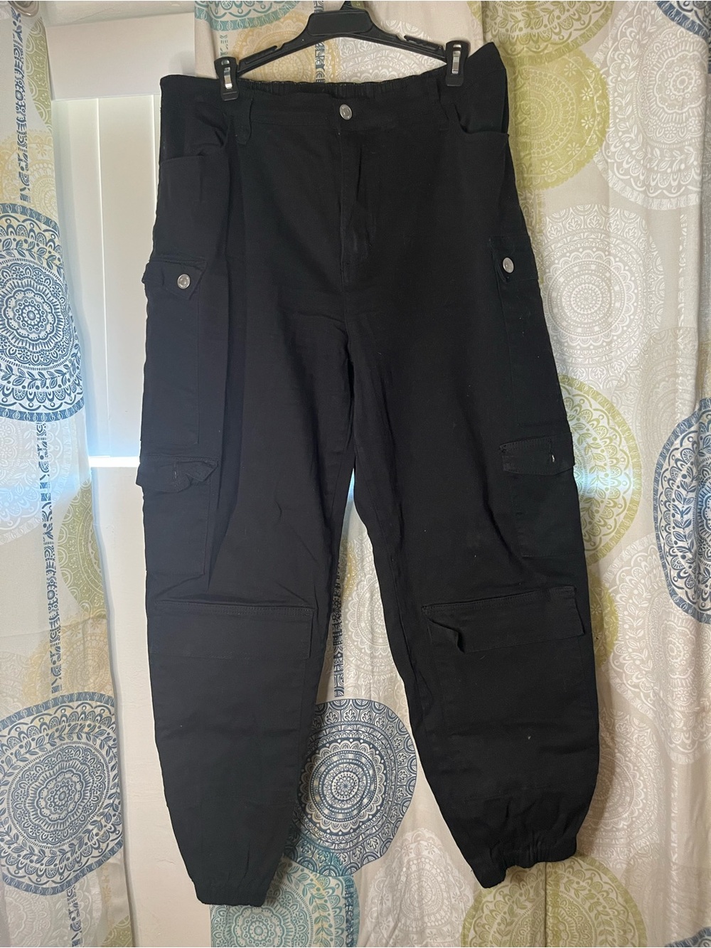 Almost Famous Black Cargo Jeans for Women